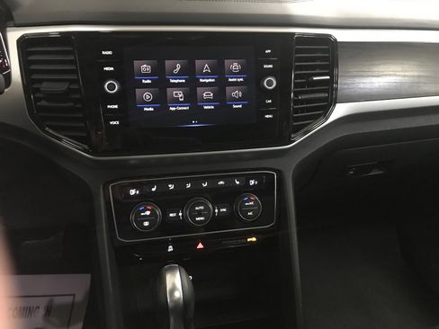 Used 2023 Volkswagen Atlas SE w/ Panoramic Sunroof Package image 17