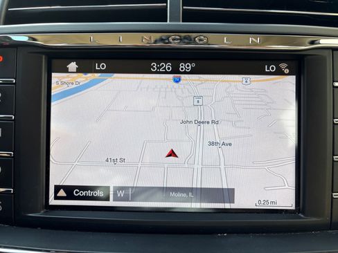 Used 2018 Lincoln Continental Reserve w/ Continental Climate Package image 24