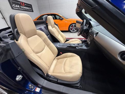 Used 2011 MAZDA MX-5 Miata Grand Touring RWD image 37