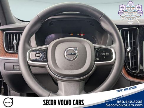 Used 2023 Volvo XC60 B5 Plus w/ Climate Package AWD/4WD image 19