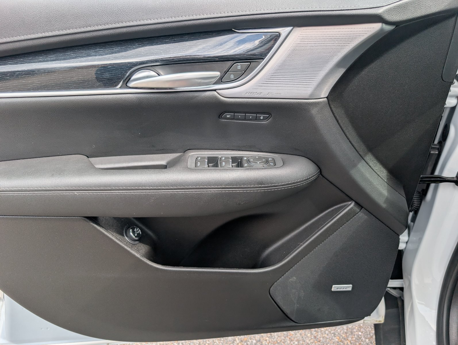 Certified 2025 Cadillac XT5 Premium Luxury AWD/4WD image 16
