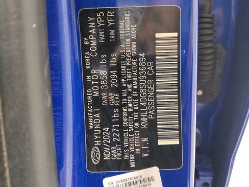 Used 2025 Hyundai Elantra SE FWD image 33
