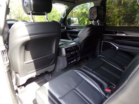 Used 2023 Jeep Wagoneer Series III w/ Convenience Group I image 23