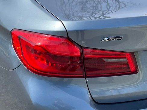 Used 2019 BMW 530i xDrive w/ Premium Package image 6