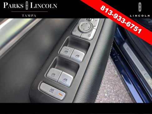 Used 2019 Genesis G70 2.0T Advanced RWD image 17