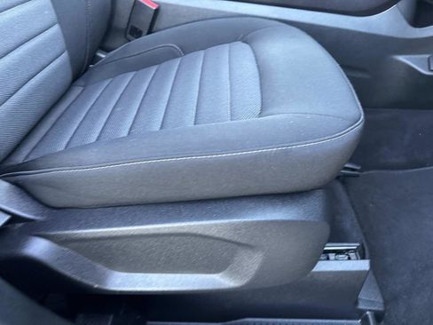 Certified 2024 Ford Edge SE image 12