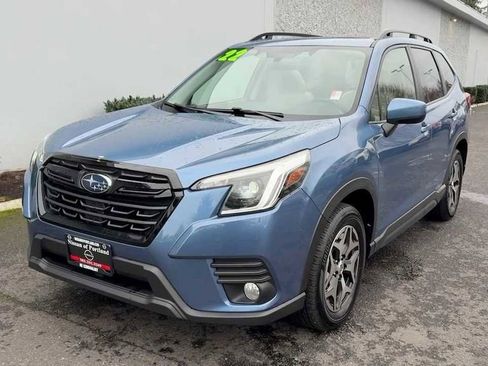 Used 2022 Subaru Forester Premium image 3