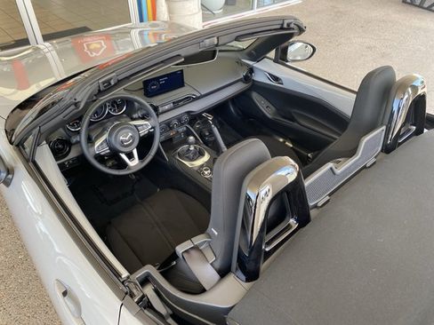 New 2026 MAZDA MX-5 Miata Club w/ Interior Package RWD image 28