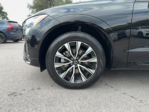 Used 2025 Volvo XC60 B5 Plus w/ Climate Package image 10