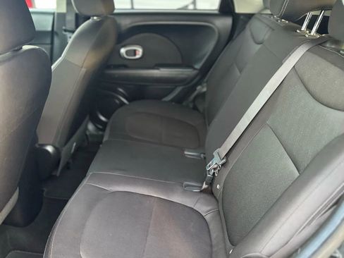 Used 2016 Kia Soul image 11