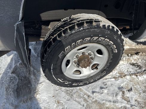 Used 2003 Chevrolet Silverado 2500 2WD Crew Cab image 24