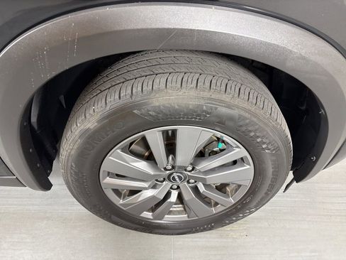 Used 2025 Nissan Pathfinder SV FWD image 12