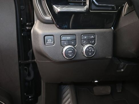 Certified 2025 GMC Sierra 1500 SLT AWD/4WD image 12