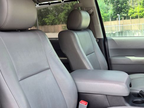Used 2015 Toyota Sequoia Limited RWD image 31