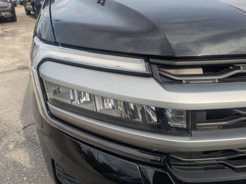 Certified 2024 Ford Expedition XLT image 10