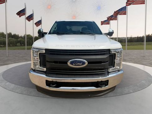 Used 2018 Ford F250 XL w/ Power Equipment Group AWD/4WD image 2