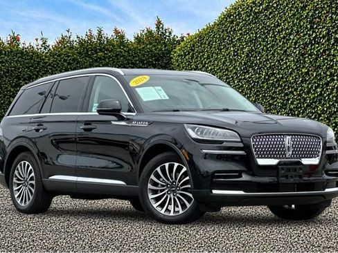 Used 2024 Lincoln Aviator Reserve RWD image 2