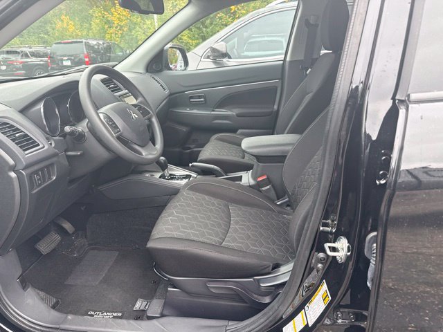 Used 2025 Mitsubishi Outlander Sport ES AWD/4WD image 5