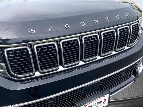 Used 2022 Jeep Wagoneer Series II AWD/4WD image 27
