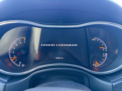Used 2020 Jeep Grand Cherokee Altitude image 11