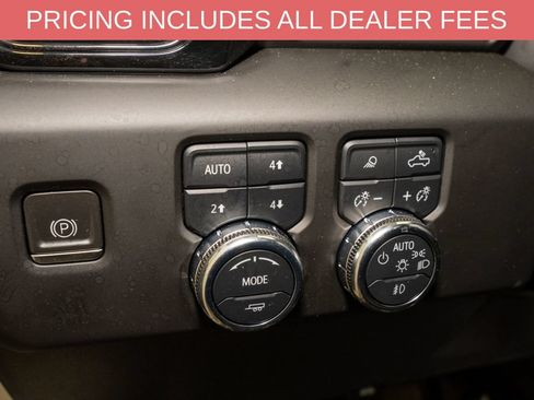 Used 2023 GMC Sierra 1500 AT4 w/ AT4 Preferred Package AWD/4WD image 13
