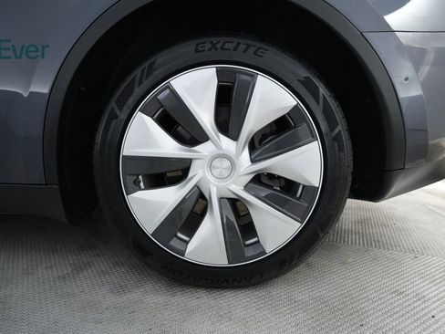 Used 2023 Tesla Model Y Long Range AWD/4WD image 9