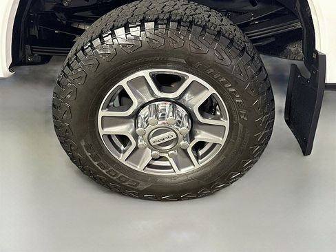 Used 2025 Ford F350 XLT AWD/4WD image 28