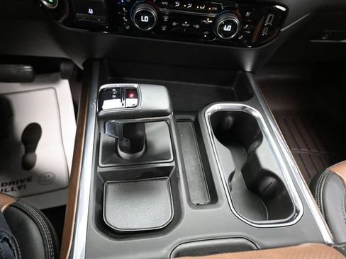 Used 2023 Chevrolet Silverado 1500 High Country w/ Technology Package AWD/4WD image 11