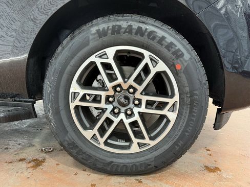 New 2026 Ford Expedition Active image 10