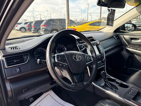 Used 2017 Toyota Camry XLE image 8