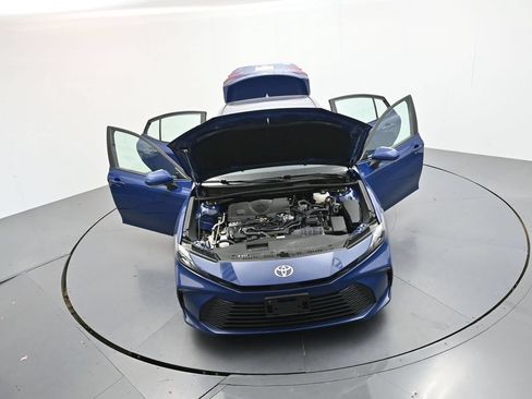 Used 2025 Toyota Camry LE FWD image 32