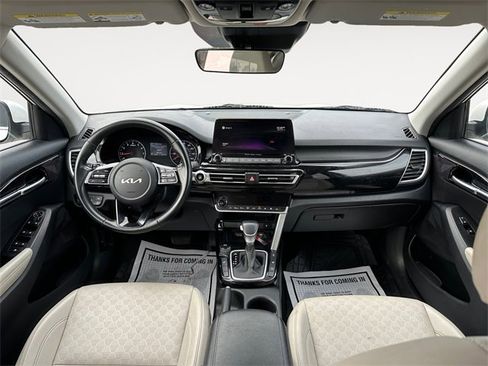 Used 2022 Kia Seltos EX image 10
