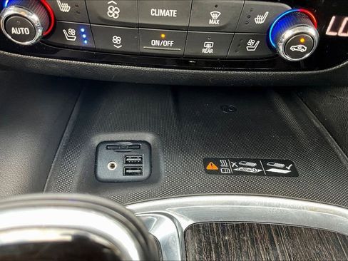 Used 2020 Buick Enclave Avenir w/ Avenir Technology Package AWD/4WD image 17