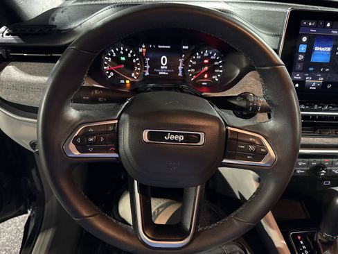 Used 2023 Jeep Compass Latitude w/ Convenience Group image 21