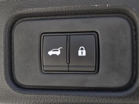 New 2026 Nissan Pathfinder SL FWD image 11