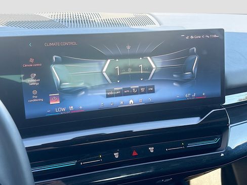 Used 2025 BMW 530i image 34