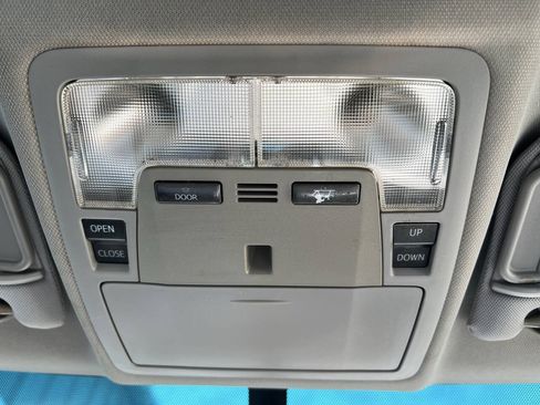 Used 2017 Toyota Camry LE w/ Moonroof Package FWD image 22