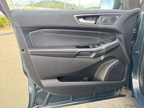 Used 2019 Ford Edge Titanium w/ Cold Weather Package image 19