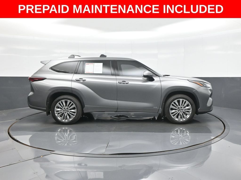 Certified 2026 Toyota Highlander Platinum AWD/4WD image 8