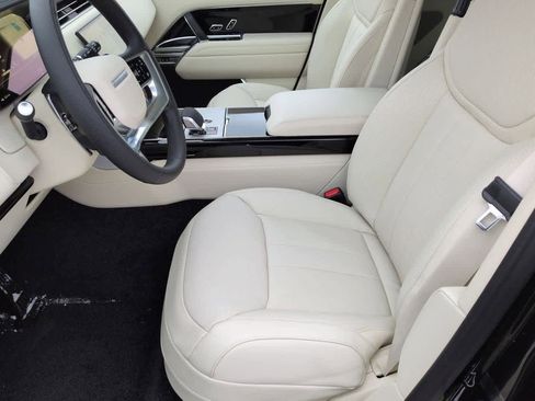 New 2026 Land Rover Range Rover Long Wheelbase SE image 16