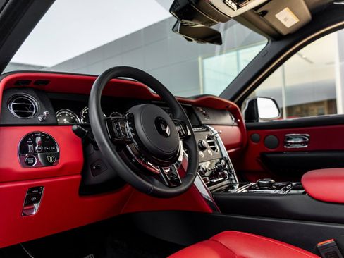 Used 2023 Rolls-Royce Cullinan image 26