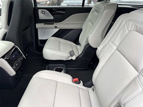 New 2026 Lincoln Aviator Reserve image 16