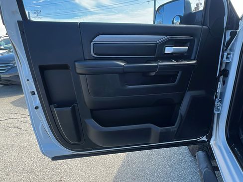 Used 2019 RAM 2500 Tradesman w/ Chrome Appearance Group AWD/4WD image 10