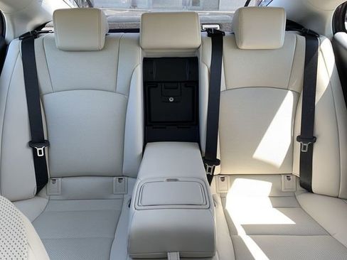 Used 2025 Lexus ES 350 w/ Premium Package FWD image 32