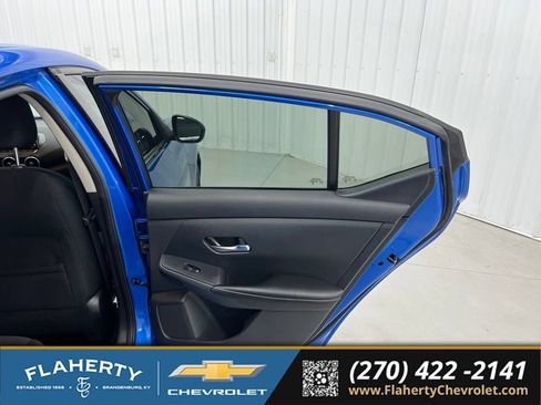 Used 2022 Nissan Sentra SV FWD image 12