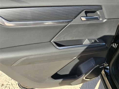 New 2026 GMC Acadia Elevation image 12