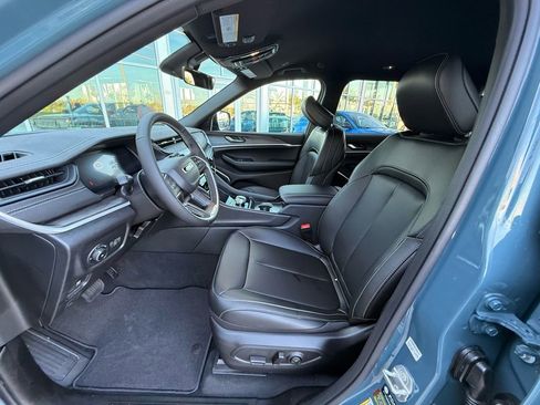 New 2026 Jeep Grand Cherokee L Limited RWD image 9