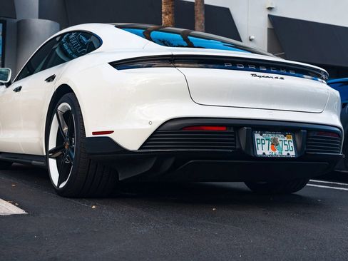 Used 2023 Porsche Taycan 4S AWD/4WD image 12