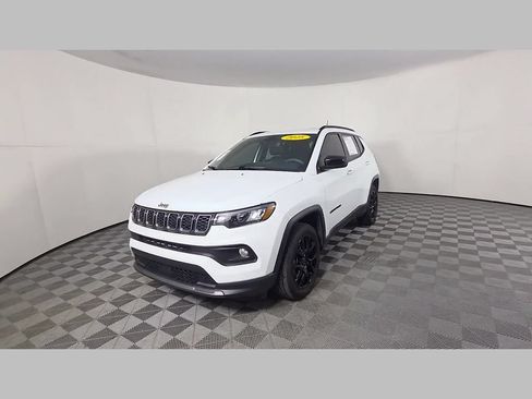 Used 2025 Jeep Compass Latitude w/ Altitude Special Edition AWD/4WD image 47