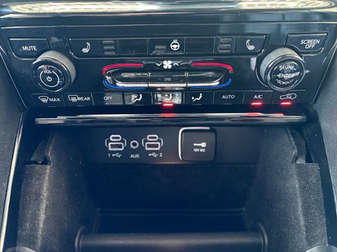 Used 2021 Jeep Grand Cherokee L Limited image 19